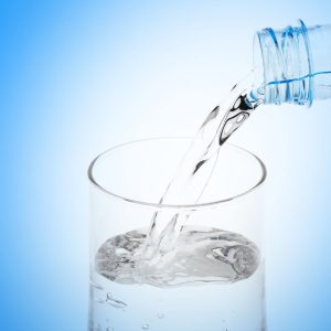 Quantos litros de água devemos beber por dia?